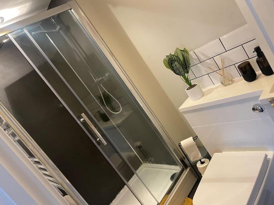 Maple House - 2 Bedroom House With Free Parking In Town By Shortstays4U King's Lynn Esterno foto